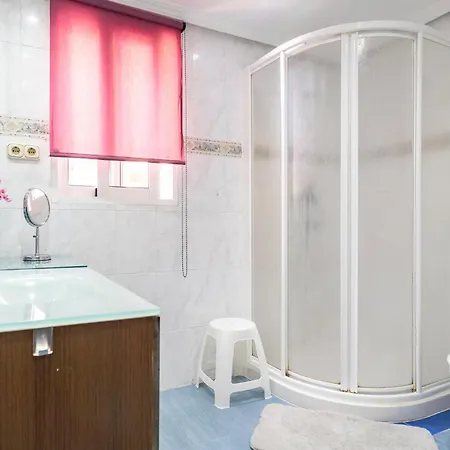 2 Bedroom Pet Friendly In Apartment *