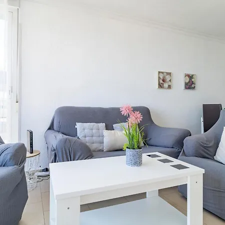 2 Bedroom Pet Friendly In * Fuengirola